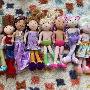 8 groovy girls dolls